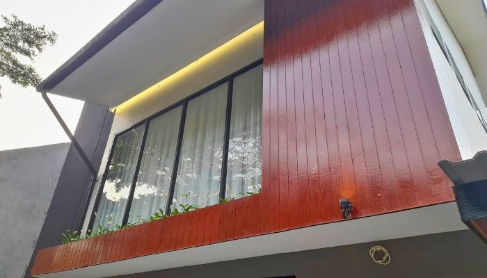 Modern contemporary house with clean lines, neutral tones, and efficient massing on a compact site in Cileungsi, Bogor – JPN House by YPA Architecture