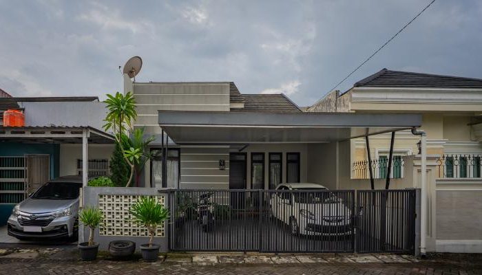 TW House Purbalingga dengan konsep open space yang menghubungkan ruang tamu, ruang bersantai, ruang makan, dapur, inner court, serta area servis dan mushola