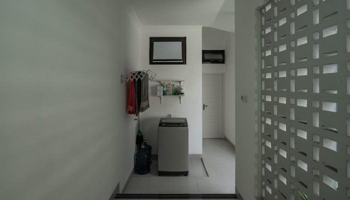 TW House Purbalingga dengan konsep open space yang menghubungkan ruang tamu, ruang bersantai, ruang makan, dapur, inner court, serta area servis dan mushola