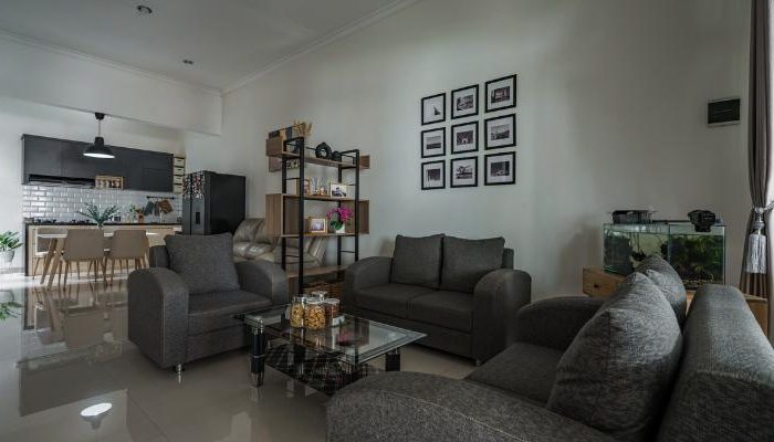 TW House Purbalingga dengan konsep open space yang menghubungkan ruang tamu, ruang bersantai, ruang makan, dapur, inner court, serta area servis dan mushola