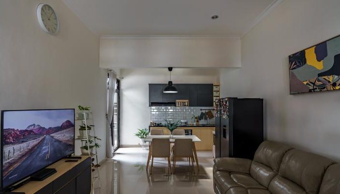 TW House Purbalingga dengan konsep open space yang menghubungkan ruang tamu, ruang bersantai, ruang makan, dapur, inner court, serta area servis dan mushola